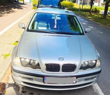 BMW 323I