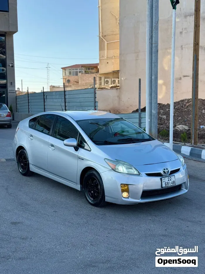 Toyota Prius 2018 photo 2