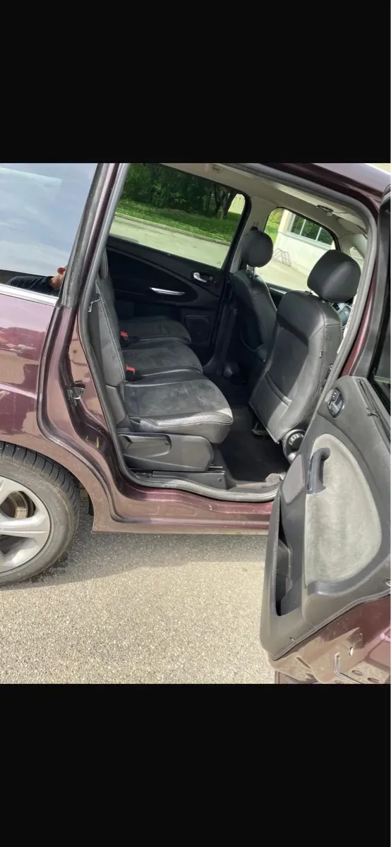 Ford Galaxy 2009 photo 3