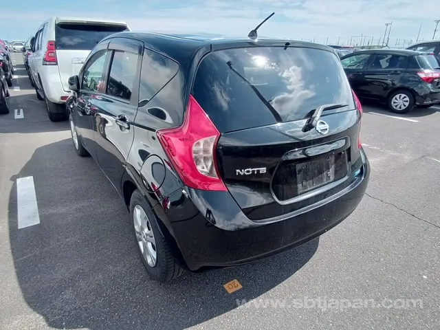 Nissan Note X 2013 photo 3