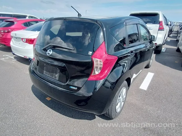 Nissan Note X 2013 photo 4