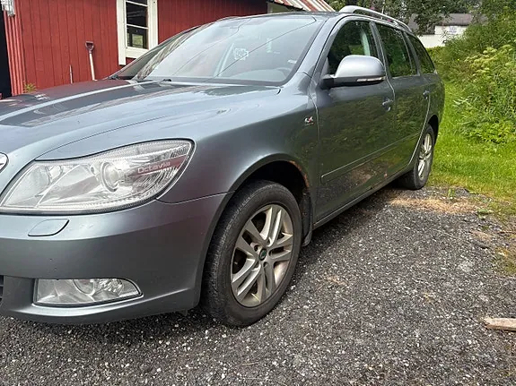 Skoda Octavia 2012 photo 4