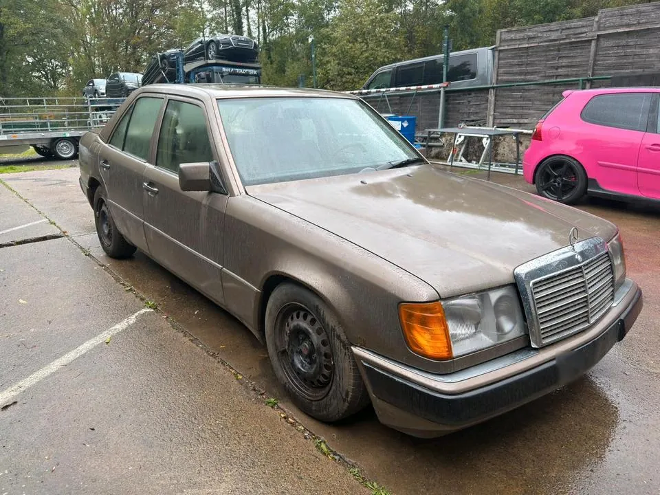 Mercedes-Benz W124