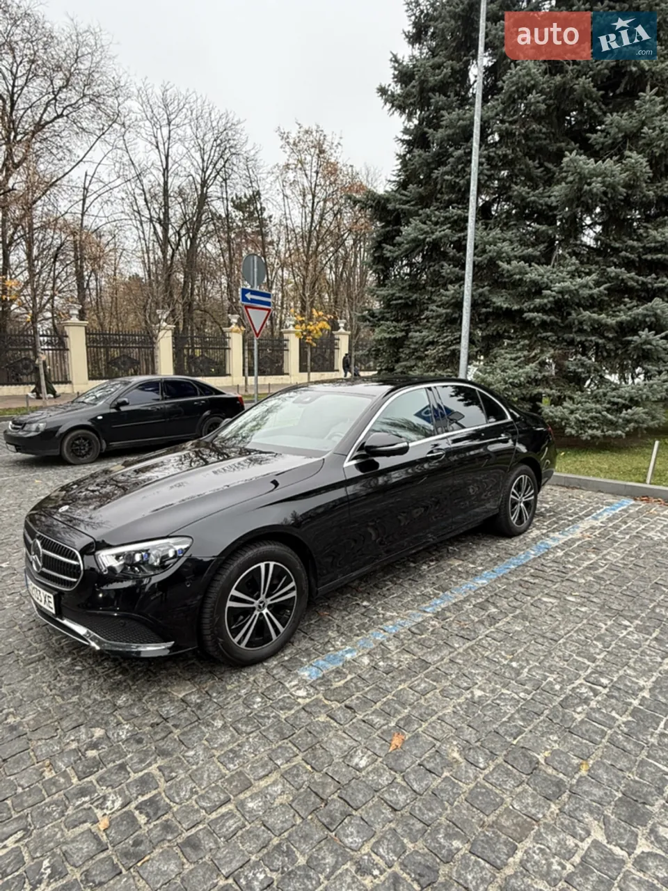 Mercedes-Benz E-Class 2023 photo 4