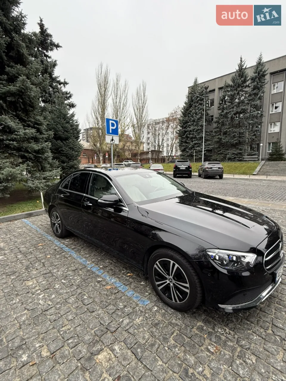 Mercedes-Benz E-Class 2023 photo 3
