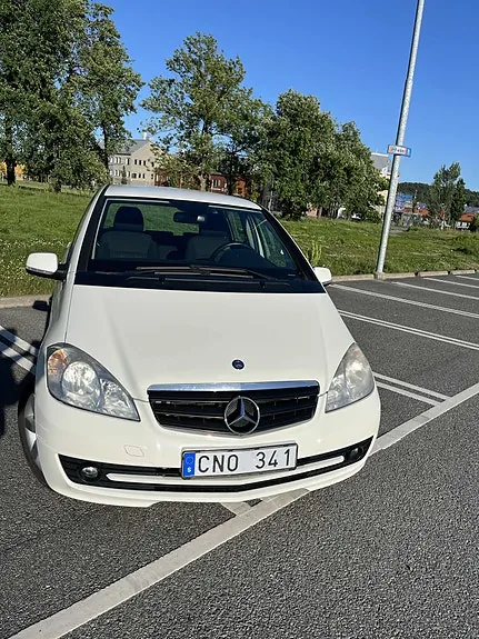 Mercedes-Benz A160 2010 photo 2