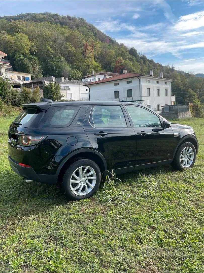 Land Rover Discovery Sport 2018 photo 3