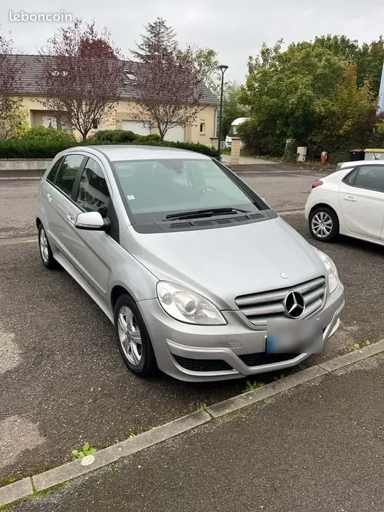 Mercedes-Benz B-Class 2010 photo 3
