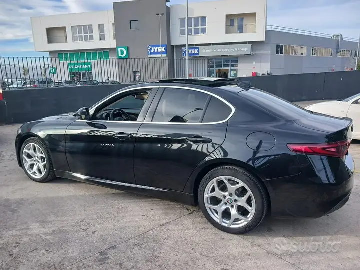 Alfa Romeo Giulia 2020 photo 3