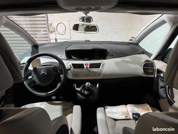Citroen C4 Picasso 2011 photo 5