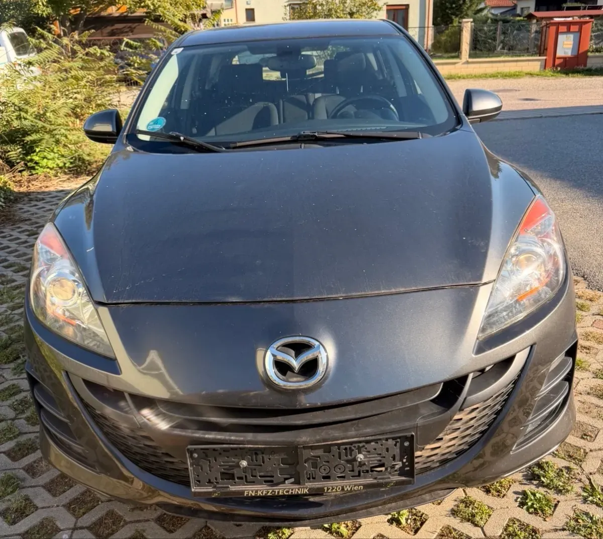 Mazda Mazda3 2011 photo 2