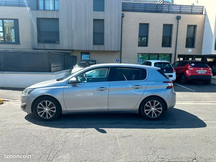 Peugeot 308 2017 photo 2