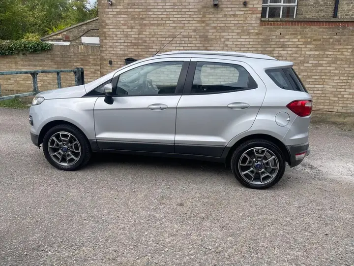 Ford Ecosport 2015 photo 4