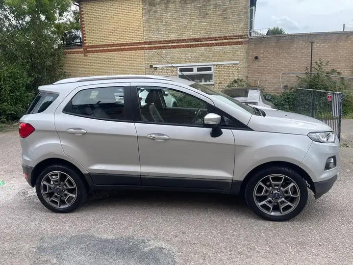 Ford Ecosport 2015 photo 2