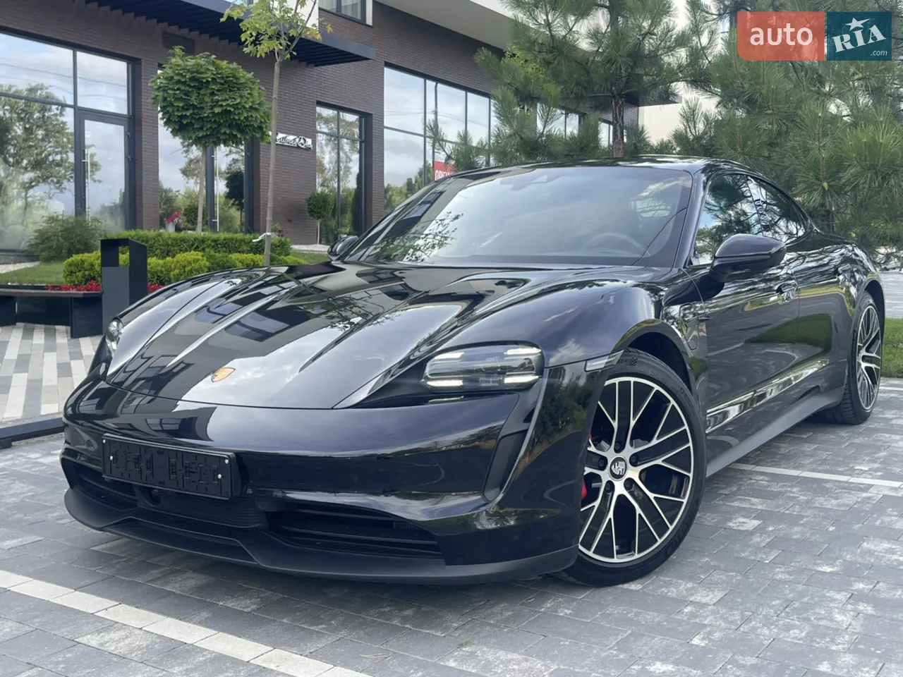 Porsche Taycan 2021 photo 2