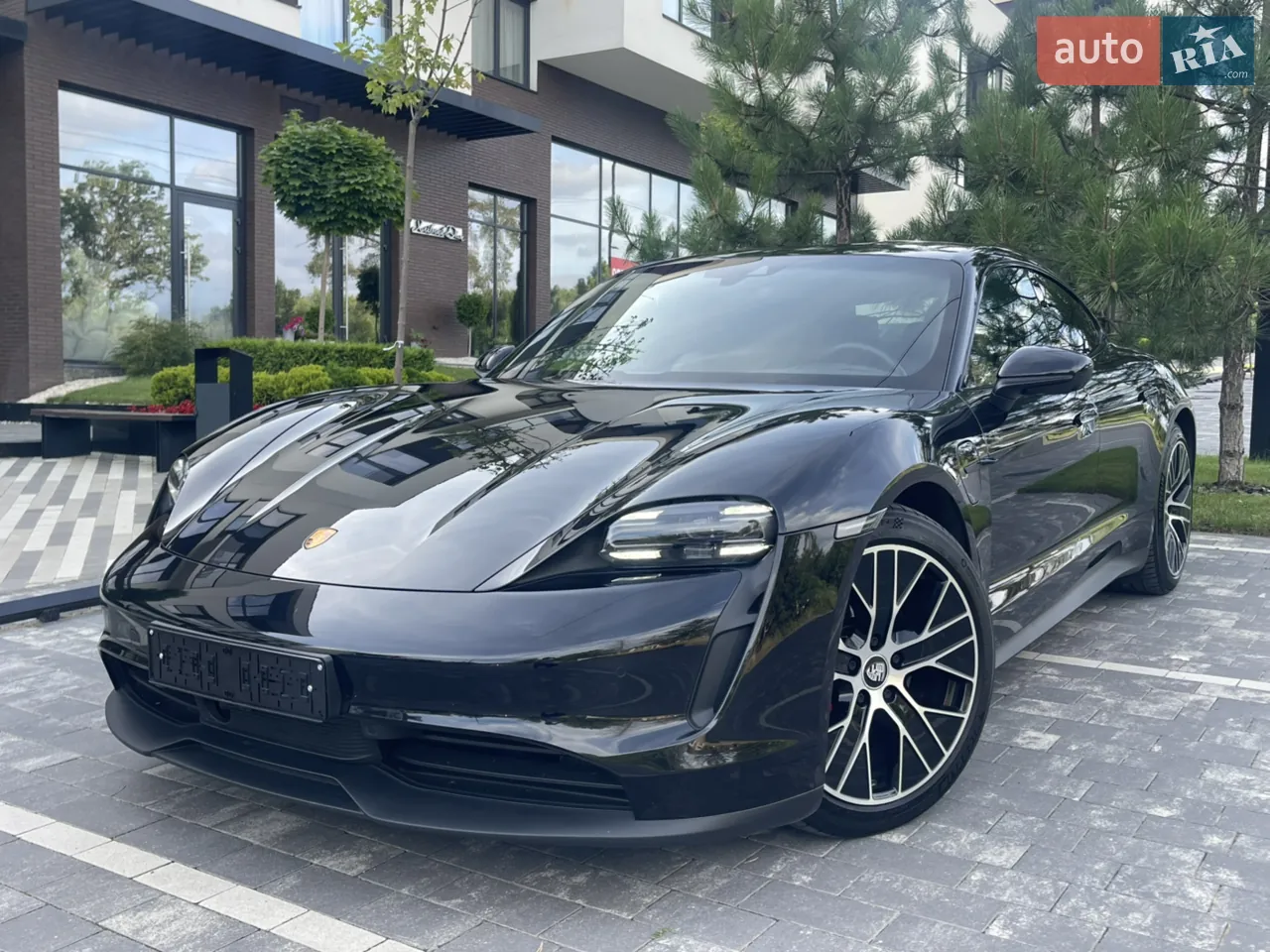 Porsche Taycan 2021 photo 3