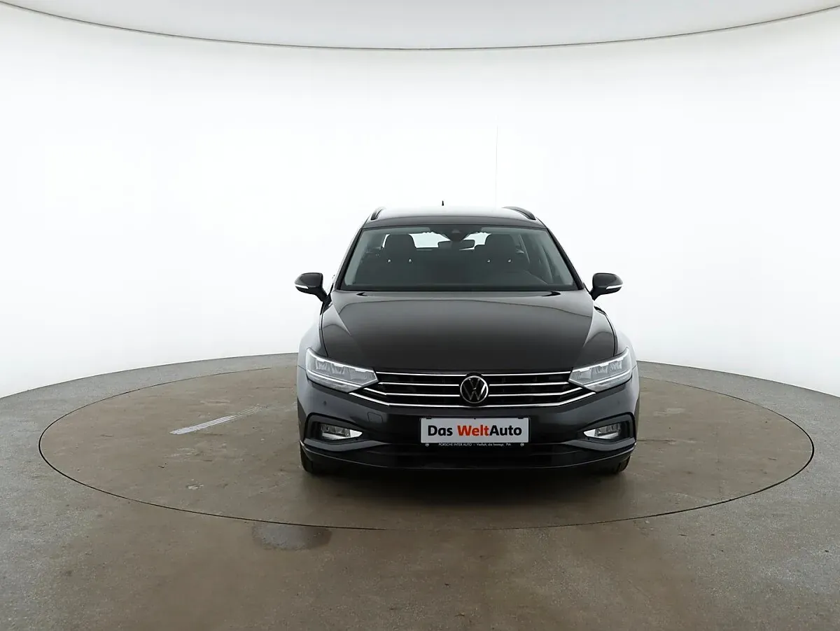 Volkswagen Passat 2021 photo 2