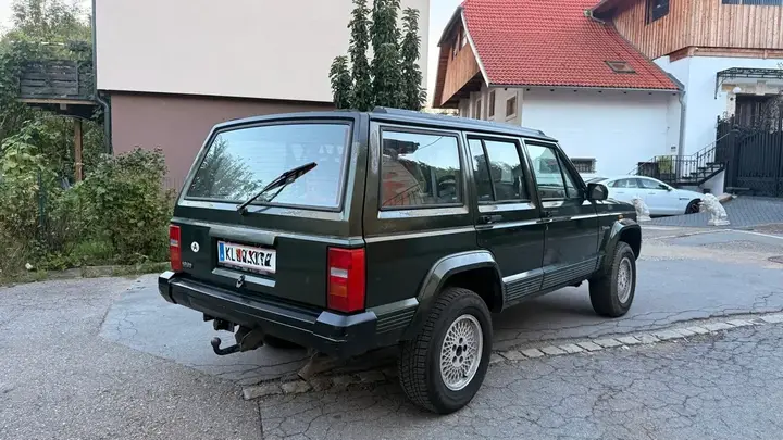 Jeep Cherokee 1996 photo 3