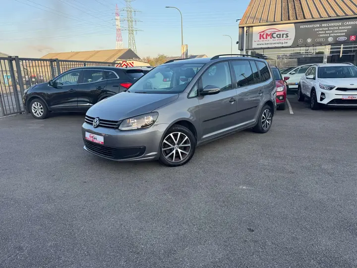 Volkswagen Touran 2011 photo 2