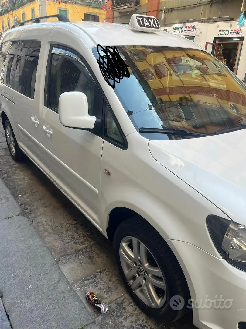 Volkswagen Caddy 2011 photo 2