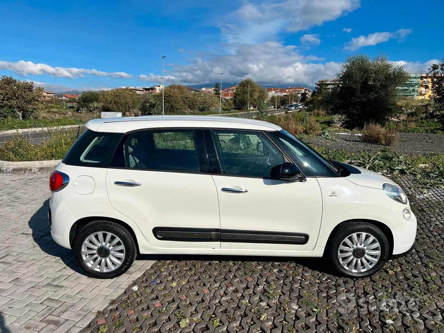 Fiat 500L 2014 photo 2
