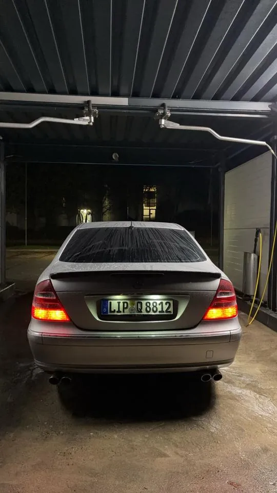 Mercedes-Benz E240