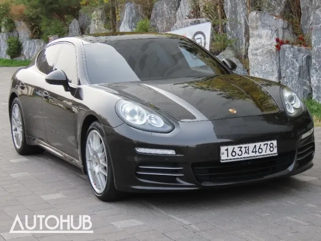 Porsche Panamera 2013 photo 2