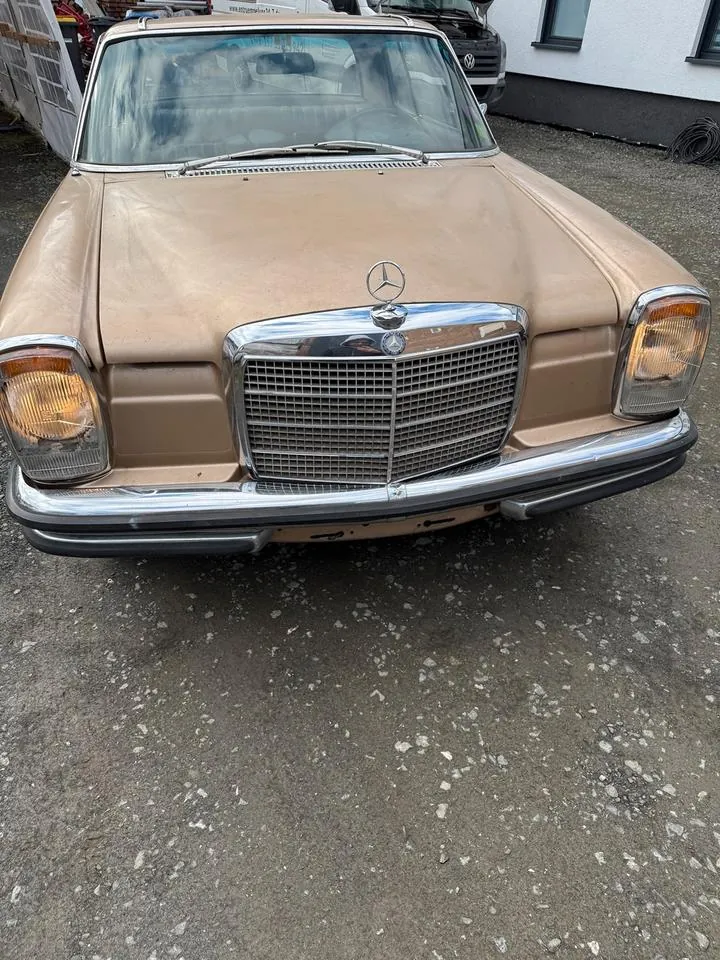 Mercedes-Benz 250 Ce Coupé