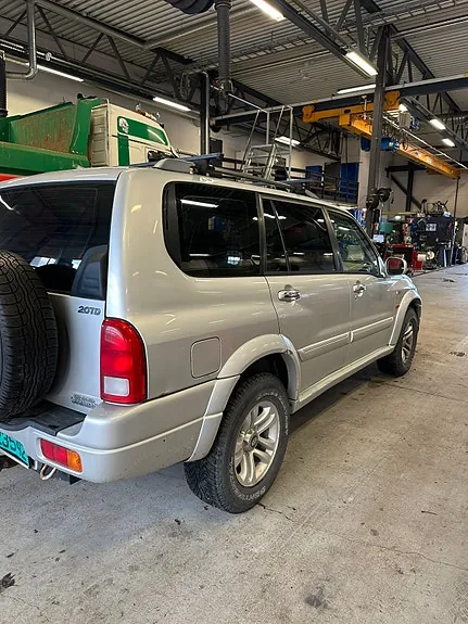 Suzuki Xl7 2003 photo 4