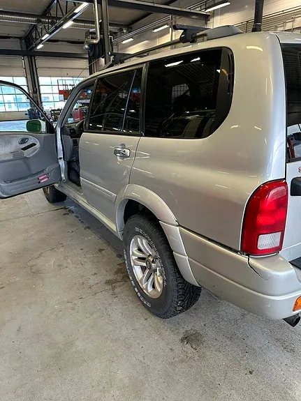 Suzuki Xl7 2003 photo 3