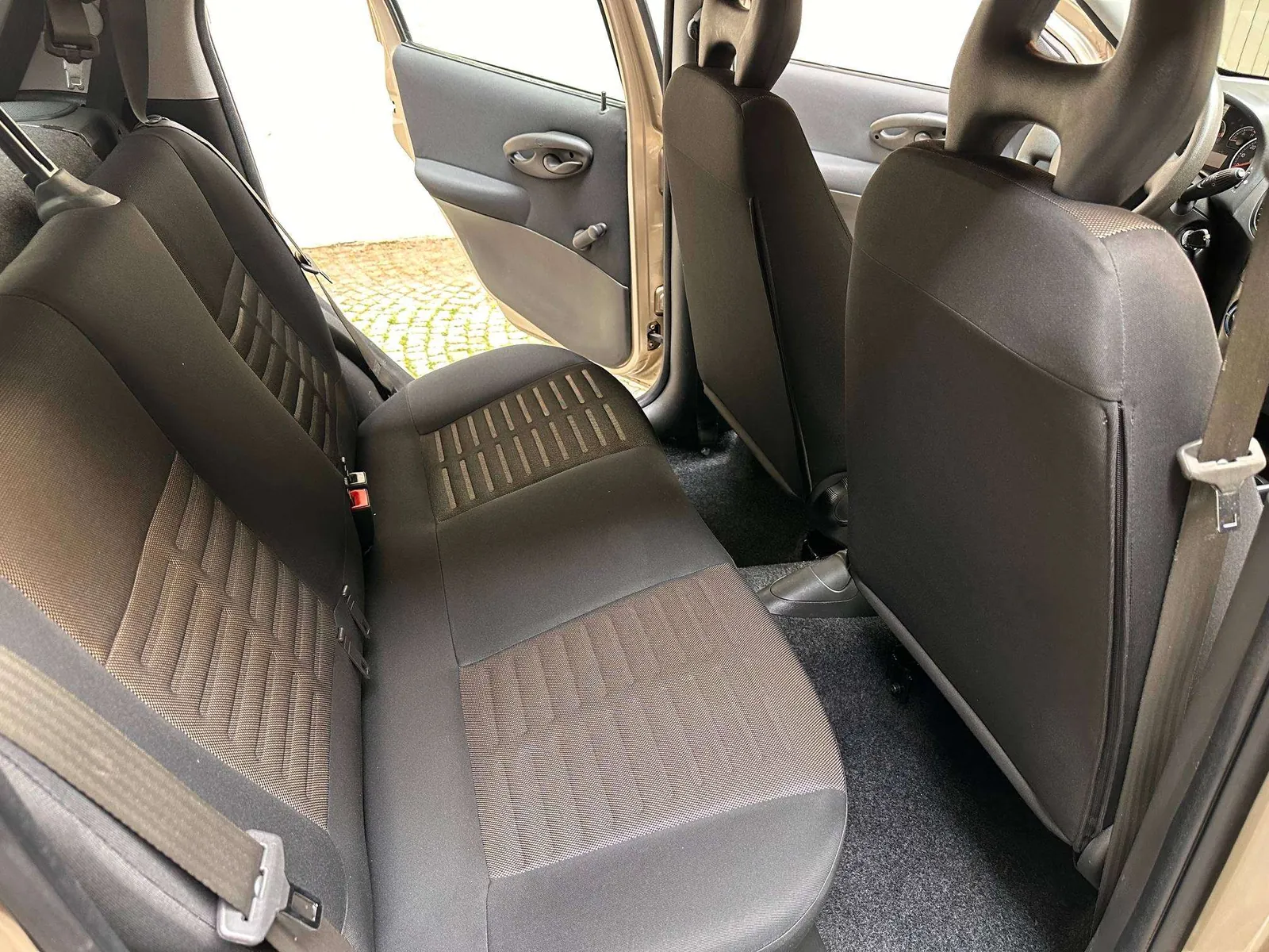 Fiat Punto 2010 photo 5