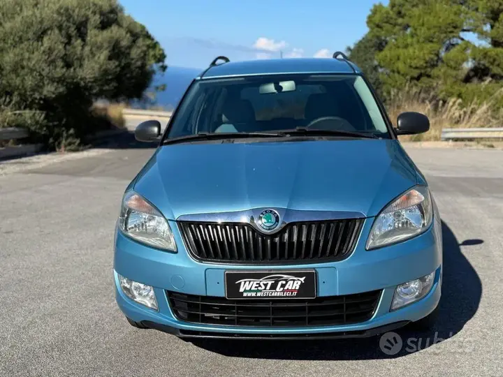 Skoda Roomster 2012 photo 3