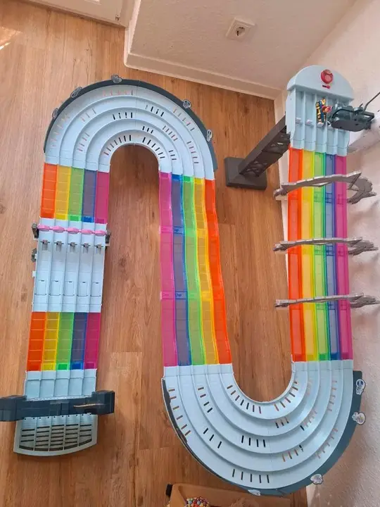 Hot Wheels Mario Kart Rainbow Road