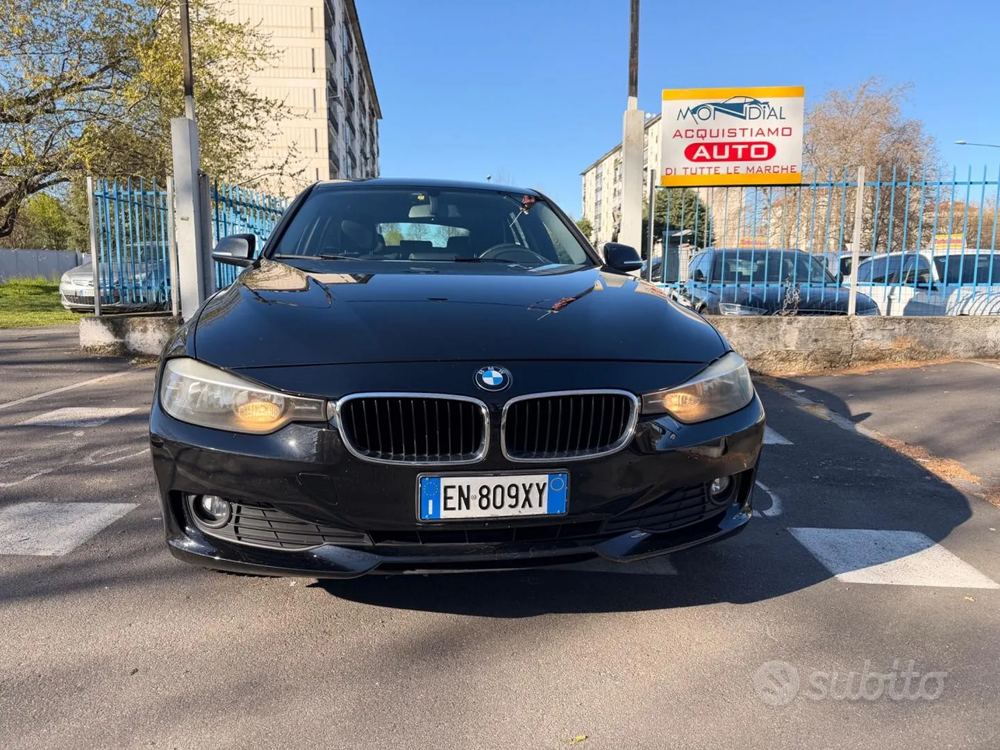 BMW 318D 2012 photo 2