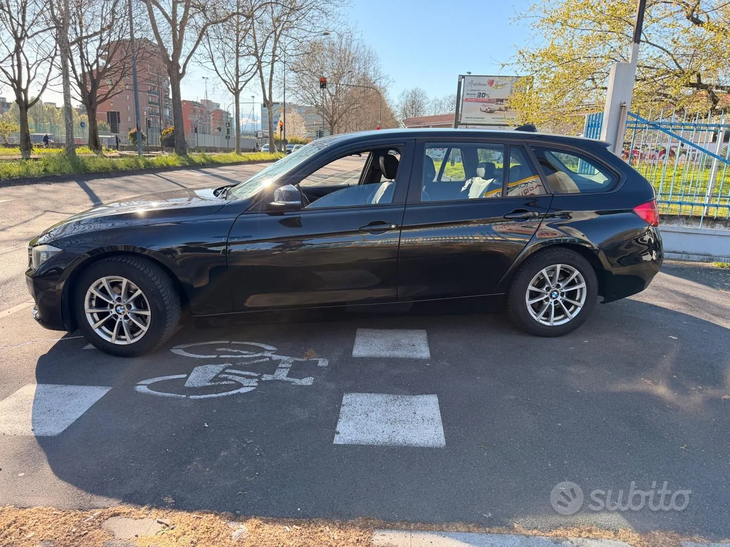 BMW 318D 2012 photo 4