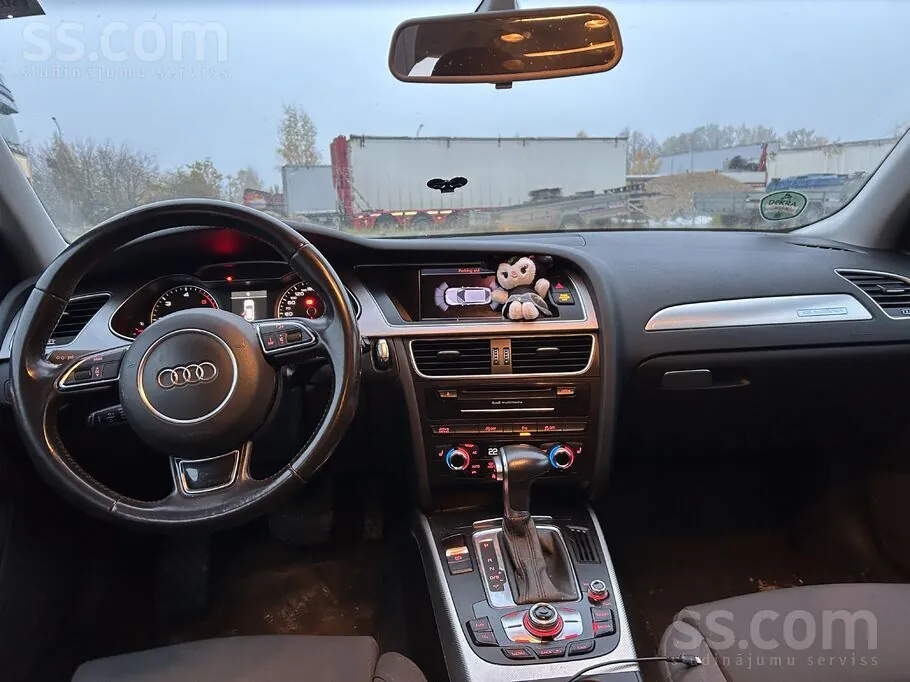 Audi A4 2013 photo 4