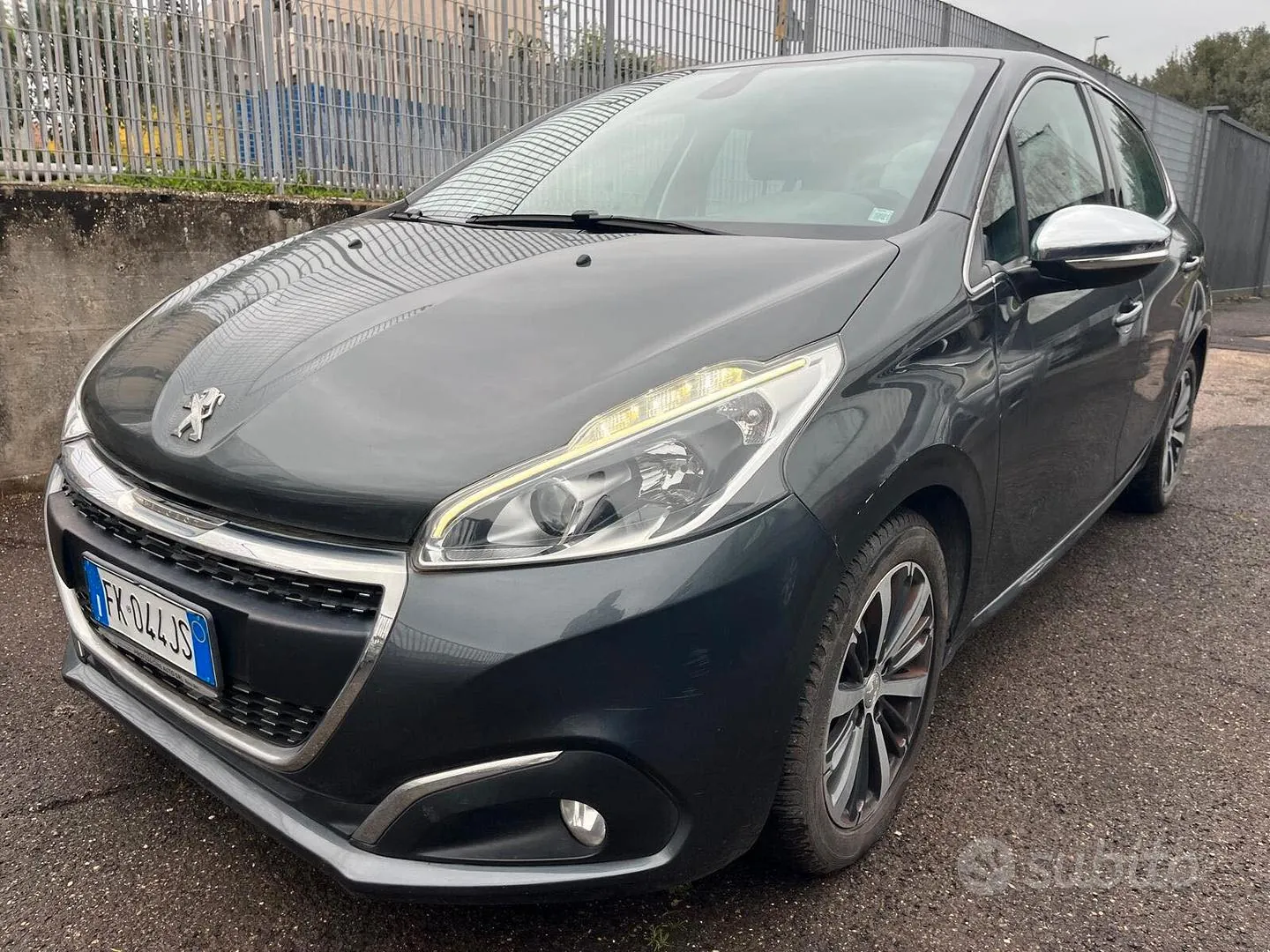 Peugeot 208