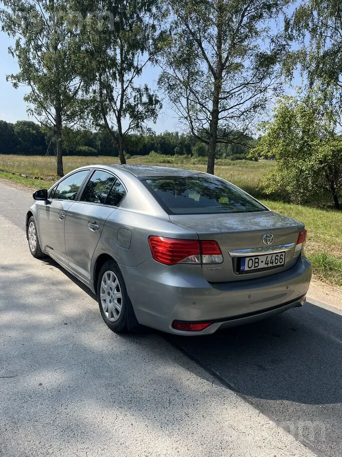 Toyota Avensis 2012 photo 3