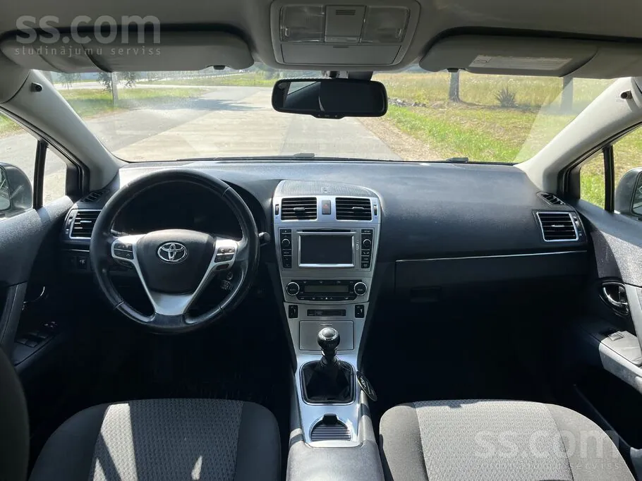 Toyota Avensis 2012 photo 4