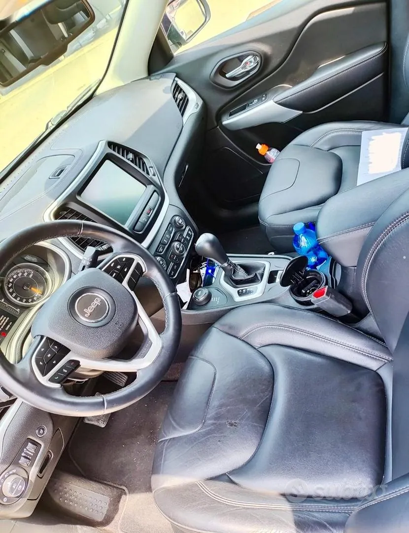 Jeep Cherokee 2018 photo 3