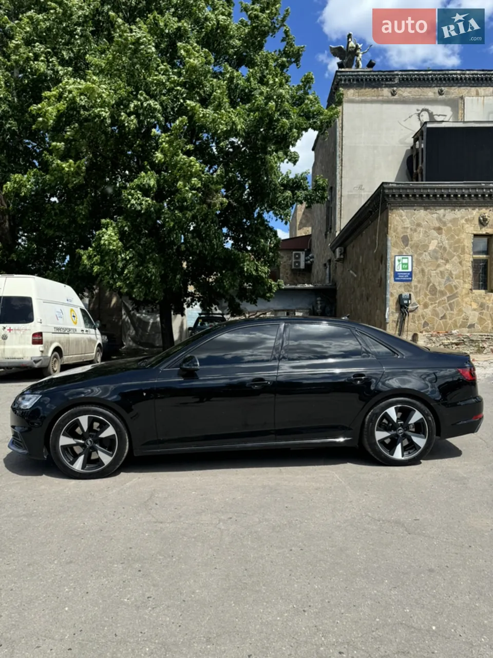 Audi A4 2016 photo 2