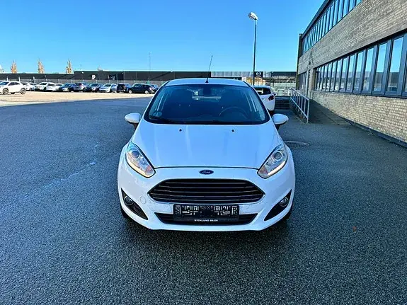 Ford Fiesta 2015 photo 2