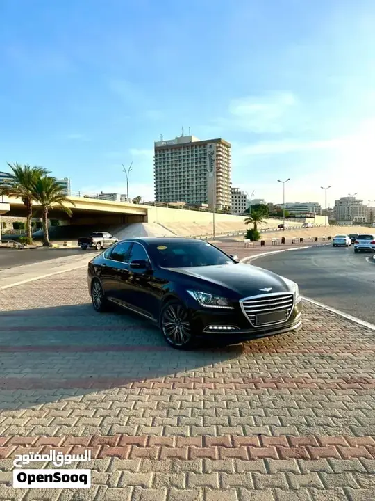 Genesis G80 2017 photo 2