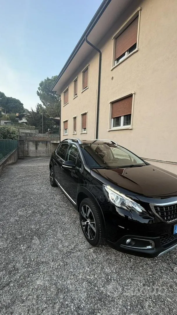 Peugeot 2008 2017 photo 2