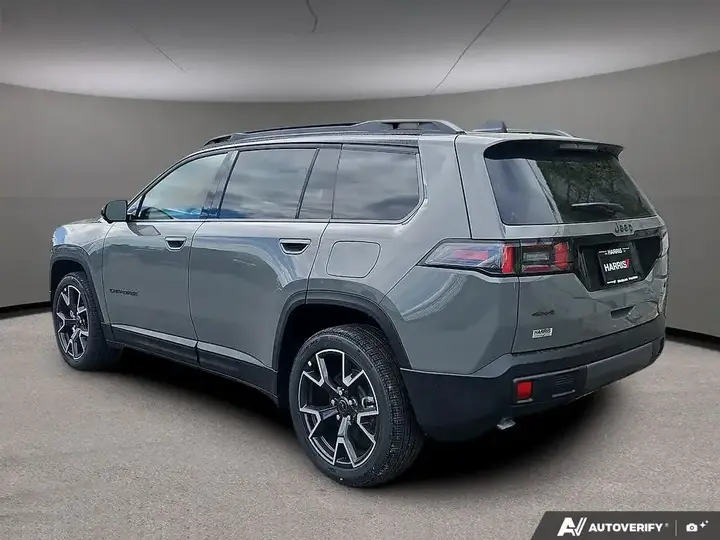 Jeep Cherokee 2026 photo 4