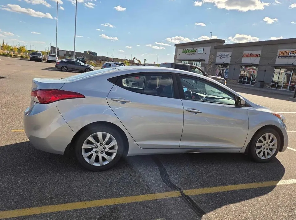 Hyundai Elantra 2012 photo 2
