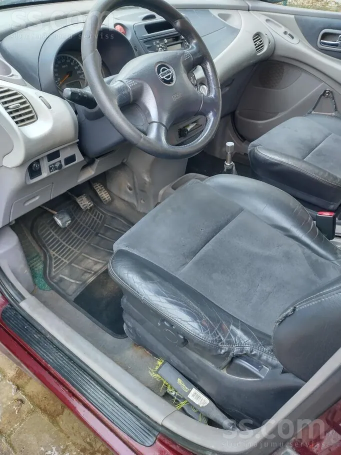 Nissan Almera Tino 2003 photo 5