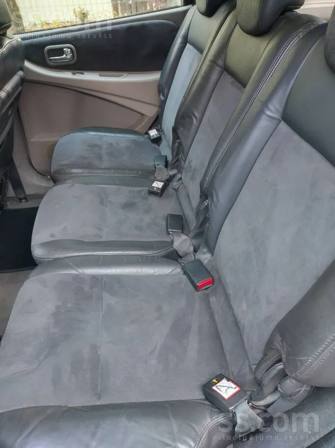 Nissan Almera Tino 2003 photo 4