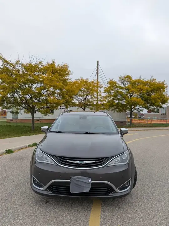 Chrysler Pacifica 2018 photo 2