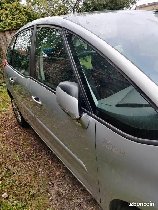 Citroen C4 Picasso 2010 photo 2